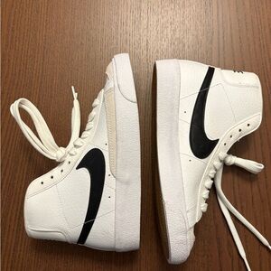 Nike Blazer Mid 77